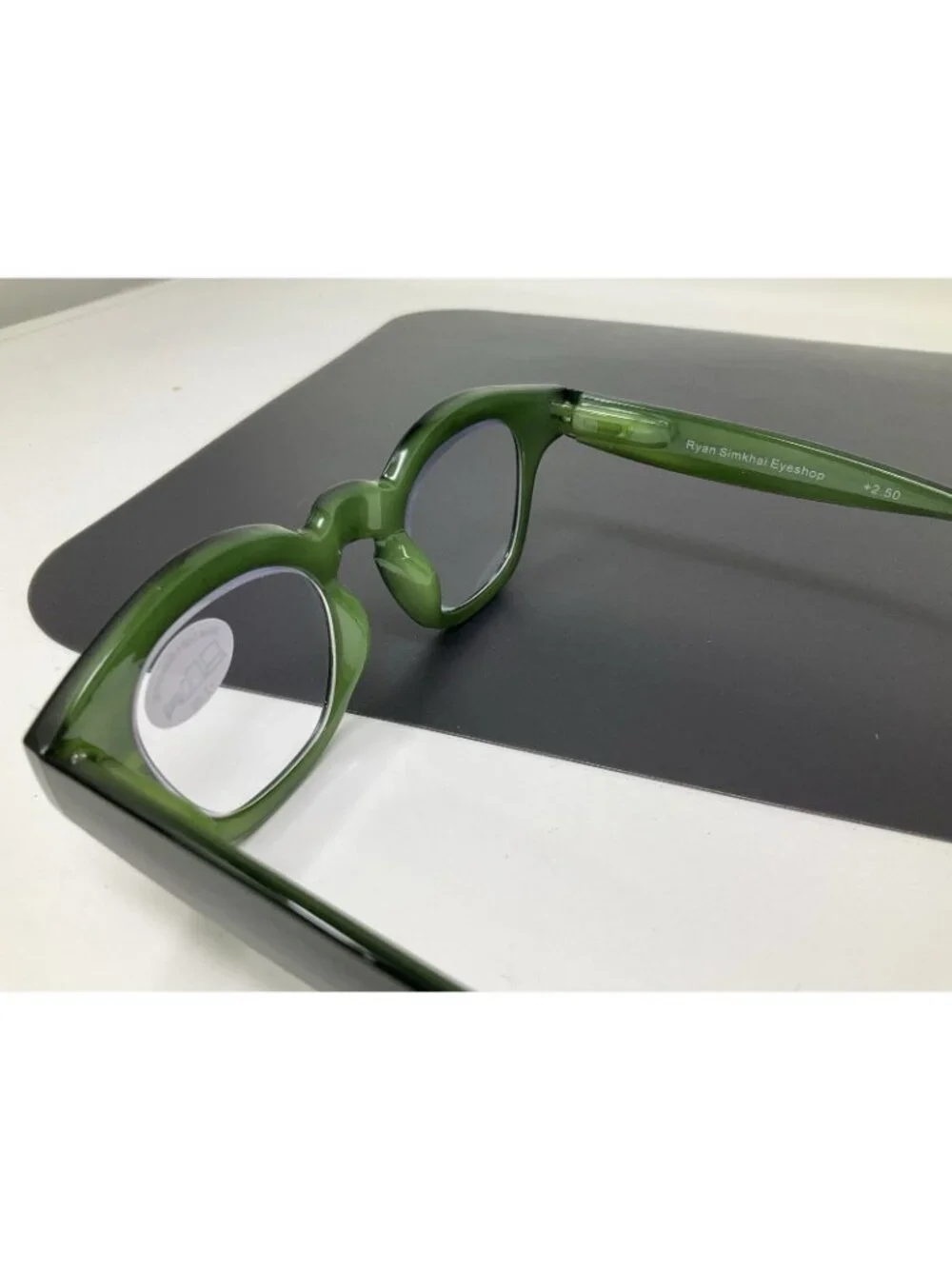 Ryan Simkhai Eyeshop R-7026 C3 Readers +2.50  Reading Glasses Blue Light Filter
